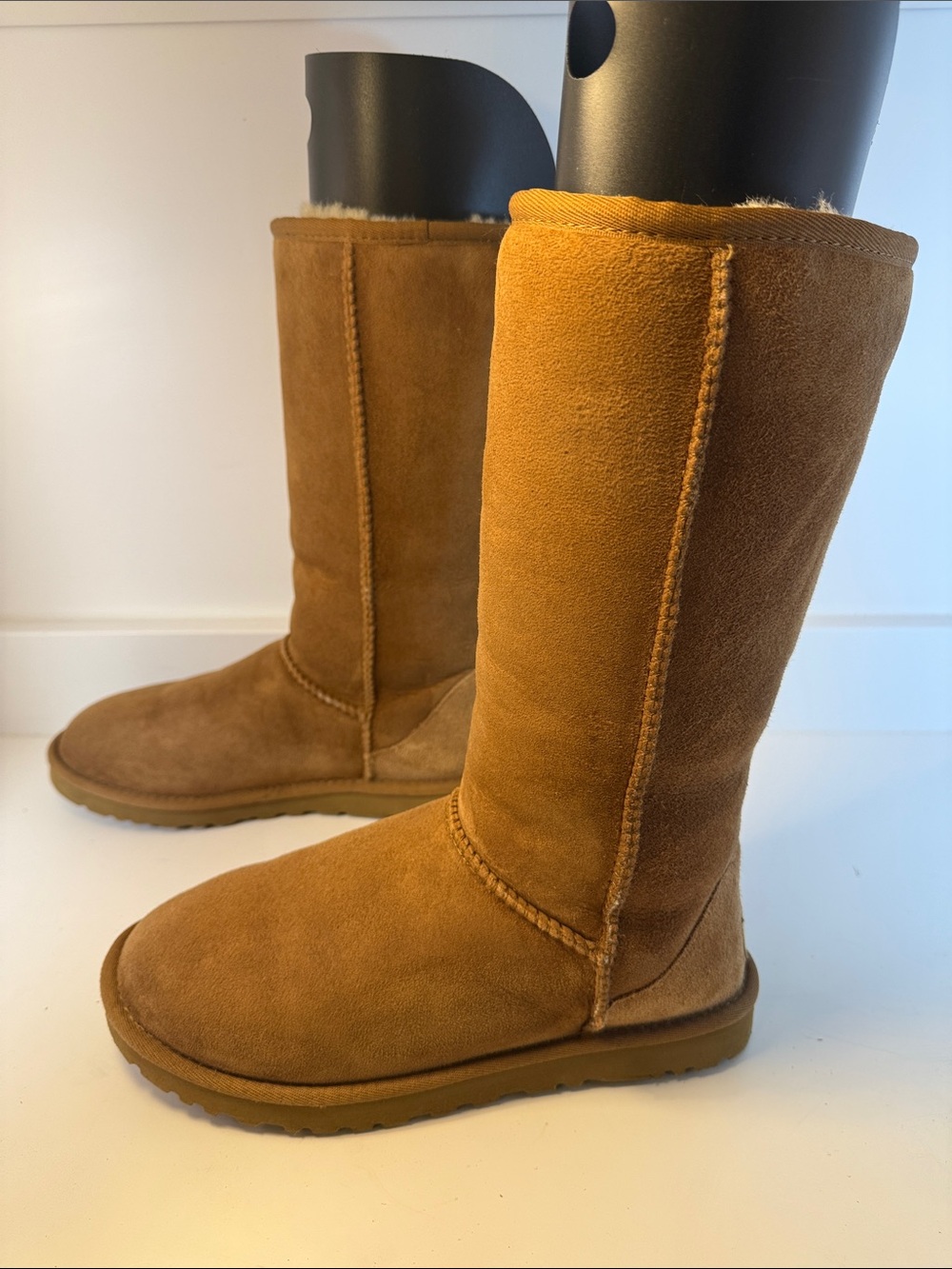 UGG Australia Classic Women's Tall Shearling Boots in Chestnut - Size 7 - Picture 2 of 10